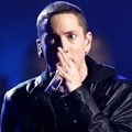 Eminem Menyanyi di Atas Panggung Saat Acara BET Awards 2010