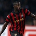 Yaya Toure Beraksi di Pertandingan UEFA Liga Premier Grup A Napoli Melawan Manchester City