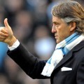 Roberto Mancini Mengacungkan Jempol