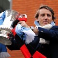 Roberto Mancini saat Mendapatkan Penghargaan