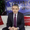 Rowan Atkinson di Young Hollywood Studio
