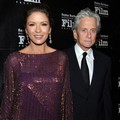 Catherine Zeta-Jones dan Michael Douglas di SBIFF Award 2011