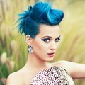 Katy Perry dengan Busana Mary Katrantzou di Majalah Teen Vogue