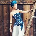 Katy Perry Menggunakan Gaun Oscar de la Renta di Majalah Teen Vogue