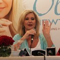 Olivia Newton-John Saat Jumpa Pers di Hotel Mulia