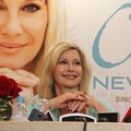 Olivia Newton-John Saat Jumpa Pers di Hotel Mulia