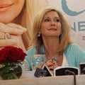 Olivia Newton-John Saat Jumpa Pers di Hotel Mulia