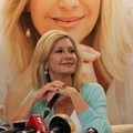 Olivia Newton-John Saat Jumpa Pers di Hotel Mulia
