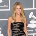 Julianne Hough di Red Carpet Grammy Awards 2012