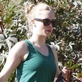 Amanda Seyfried Bersama Anjingnya, Finn