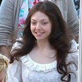 Amanda Seyfried Menggunakan Wig Cokelat di Film Lovelace