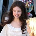 Amanda Seyfried Menggunakan Wig Cokelat di Film Lovelace