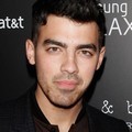 Joe Jonas di Acara Valentine Fashion Take Note Studio