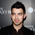 Joe Jonas di Acara Valentine Fashion Take Note Studio