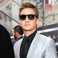 Jeremy Renner di Premier 'The Avengers'