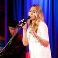 Colbie Caillat Saat Tampil di Grammy Museum