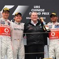 Jenson Button, Nico Rosberg dan Lewis Hamilton di Podium GP F1 China 2012