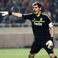 Iker Casillas Menjaga Gawang dari Real Sociedad di Liga Spanyol