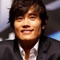 Lee Byung Hun di Konferensi Press 'G.I. Joe: Rise of Cobra'