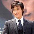 Lee Byung Hun Saat Promo Film 'Hero'