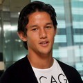 Irfan Bachdim di Salah Satu Cafe