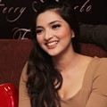 Ashanty di Butik Milik Ferry Sunarto