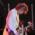 Penampilan Tetsuya, bassis L'Arc-en-Ciel