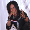 Penampilan Charly Saat Launching Album 'Satu Hati'