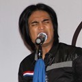 Penampilan Charly Saat Launching Album 'Satu Hati'