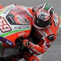 Aksi Nicky Hayden dari Tim Ducati di MotoGP Portugal