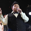 Aksi Rio Hamdan di Panggung Indonesian Idol