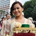 Aurel dan Azriel Membawa Mas Kawin
