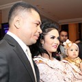 Raul Lemos dan Krisdayanti di Resepsi Pernikahan Anang Hermansyah dan Ashanty