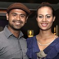 Mike Lucock dan Fiona Callaghan Saat Ditemui di Premier 'Udin Cari Alamat Palsu'