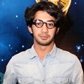 Reza Rahadian Usai Jumpa Pers Indonesian Movie Awards 2012