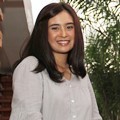 Ayushita Mengontrol Operasional Uncle Rood's Cafe