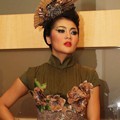 Indah Dewi Pertiwi di Jakarta Fashion and Food Festival 2012