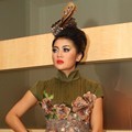 Indah Dewi Pertiwi di Jakarta Fashion and Food Festival 2012