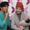 Indra Bekti Masih Tak Percaya Dengan Kelahiran Anak Pertamanya