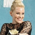 Elizabeth Banks Raih Penghargaan Best On-Screen Transformation