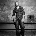 Chris Daughtry Dengan Konsep Foto Hitam Putih