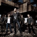 Chris Daughtry dan Band di Cover 'Break The Spell'