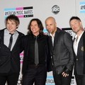 Chris Daughtry dan Band Menghadiri American Music Awards 2011
