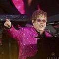 Elton John saat tampil di Acara The Diamond Jubilee Concert