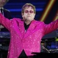 Elton John saat tampil di Acara The Diamond Jubilee Concert