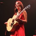 Aksi Christina Perri di Konser 'Lovestrong'