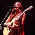 Christina Perri Saat Menyanyikan 'Tragedy'
