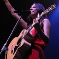 Christina Perri Saat Menyanyikan 'Tragedy'
