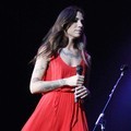 Konser 'Lovestrong' Christina Perri dengan Ciri Khas Bunga Mawar