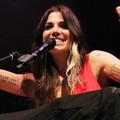 Konser 'Lovestrong' Christina Perri dengan Ciri Khas Bunga Mawar